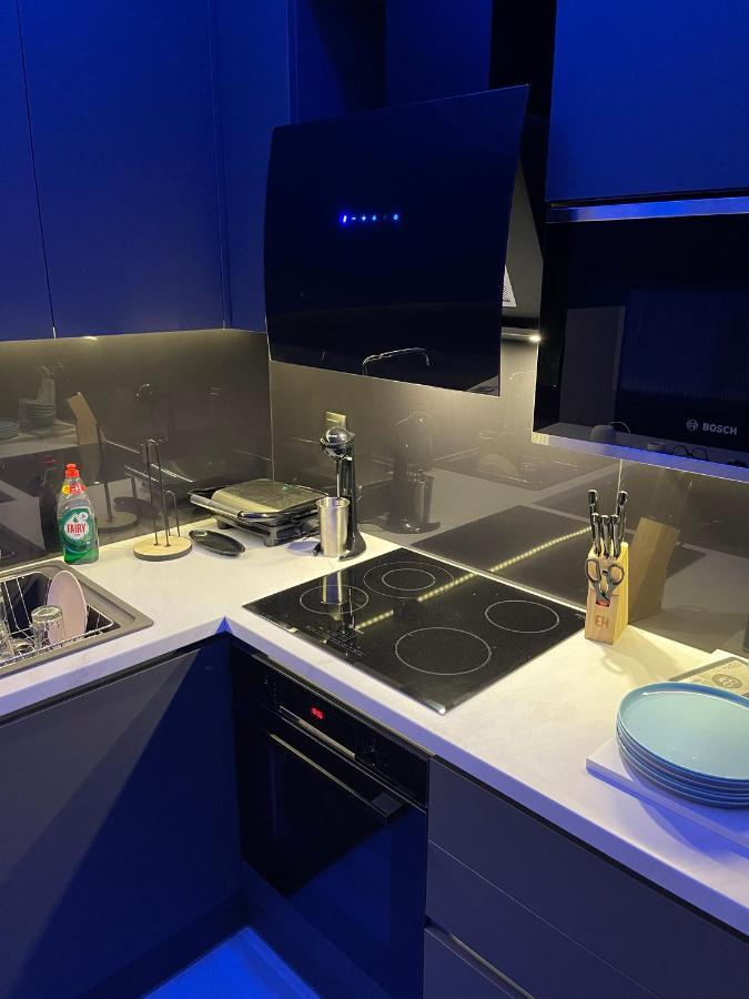 Luxury 3 Bedroom Apartment In Kiato Center Exteriör bild