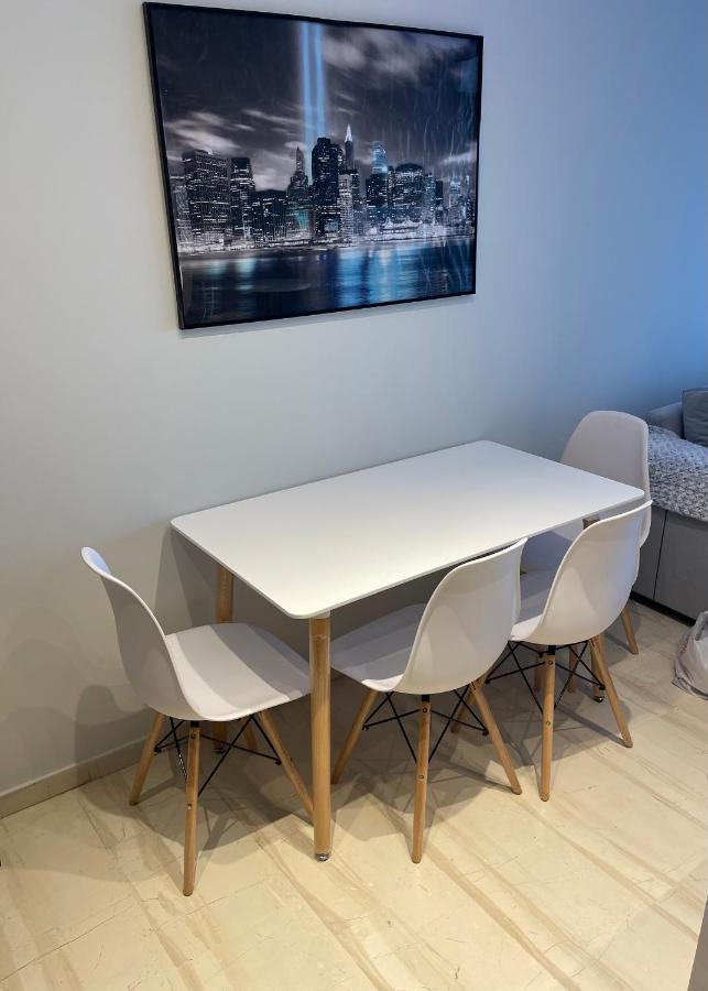 Luxury 3 Bedroom Apartment In Kiato Center Exteriör bild